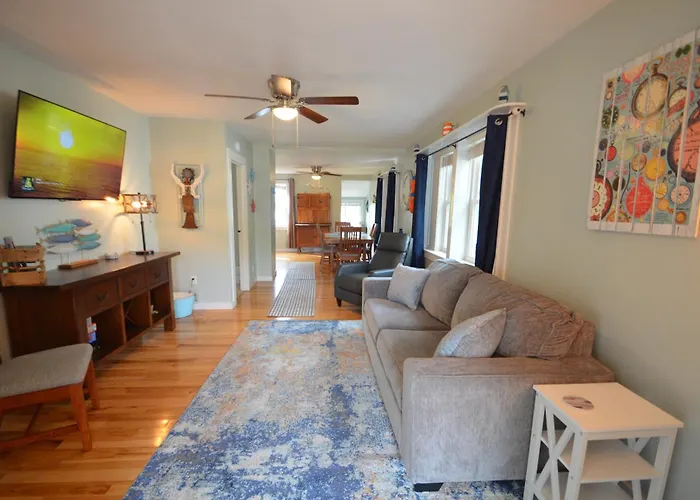Riverfront Retreat! Water Front And Dog Friendly!