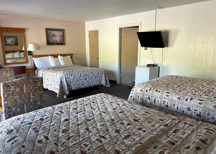 Redwood Arms Motel