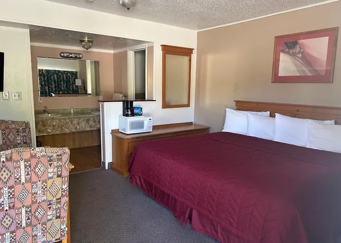 Redwood Arms Motel