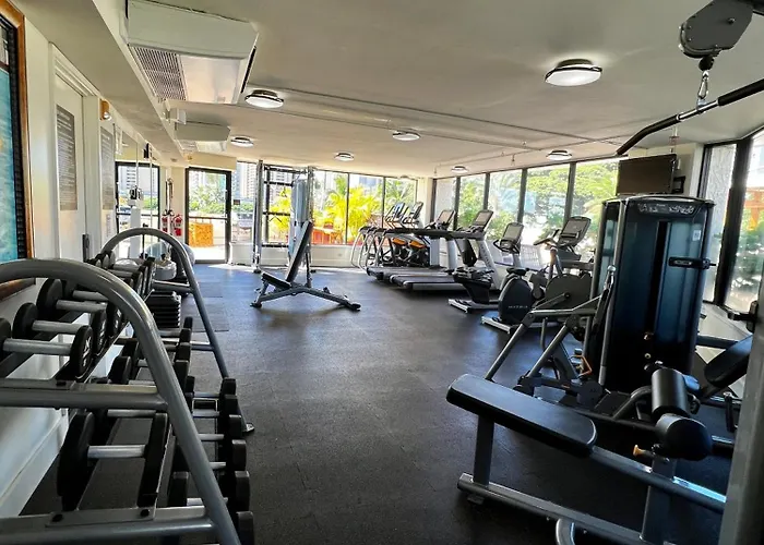 Luana Waikiki Park Views - No Resort Fees & Free Parking