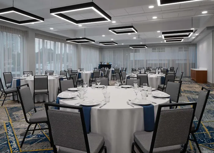 Homewood Suites By Hilton Charlotte Uptown First Ward