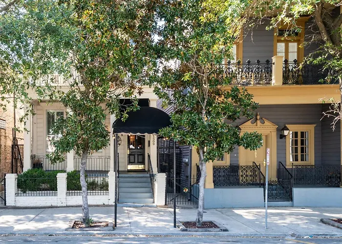 The Carriage House On St Charles