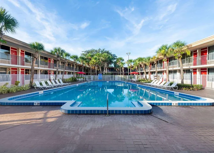 Ramada By Wyndham Kissimmee Gateway