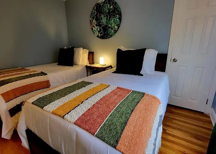 Unique & Peaceful Boston Home, Ideal For 2026 World Cup Visitor, Free Parking