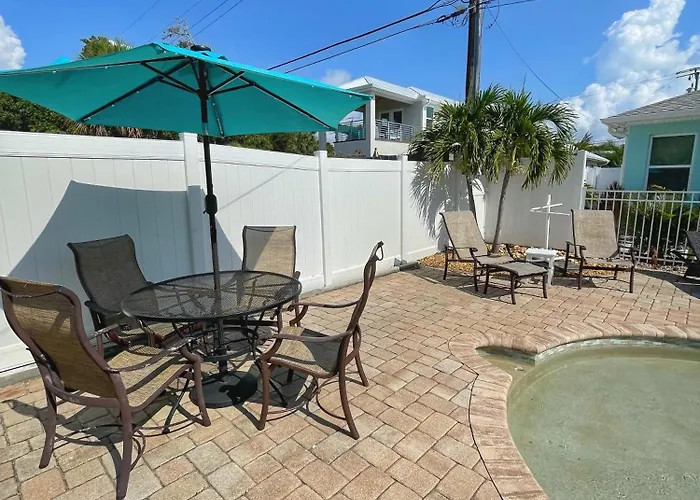 Cozy Canaveral Cottages