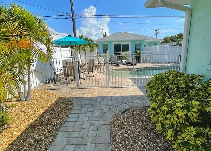 Cozy Canaveral Cottages