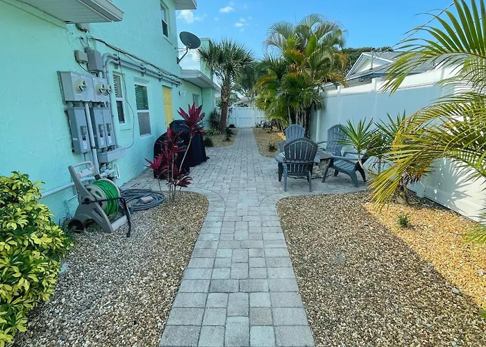Cozy Canaveral Cottages