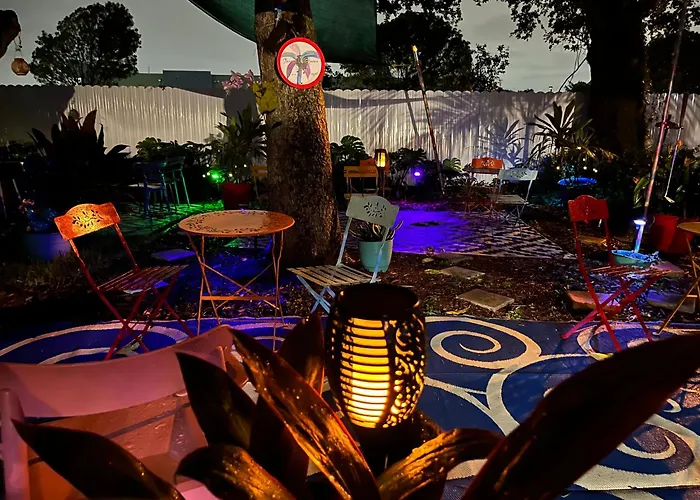 Little Havana Suites: Urban Oasis with Free Parking