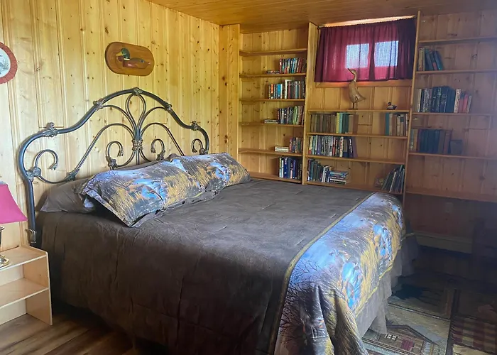 Wapiti Retreat At 22 West Cabins And Recreation