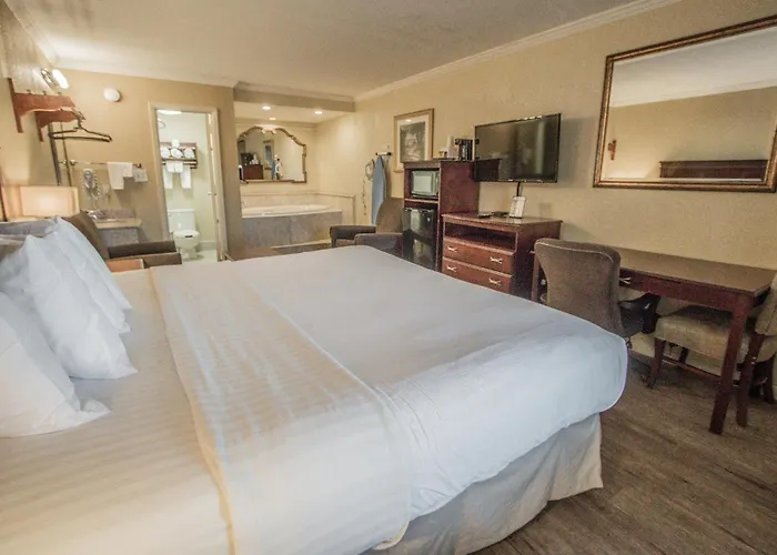 Days Inn By Wyndham Destin