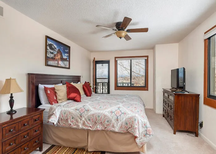 Fort Marcy Suites By All Seasons Resort Lodging