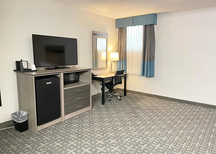 Days Inn & Suites By Wyndham Spokane
