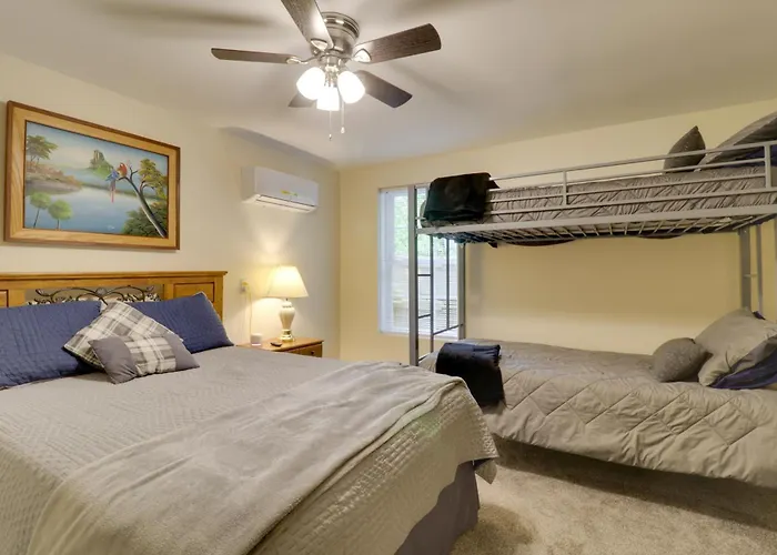 17-Seat Home Theater, Hot Tub, Huge Game Room!