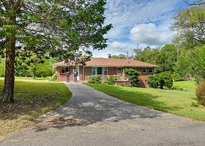Pet Friendly Home W/ Hot Tub, Patio & Game Room!