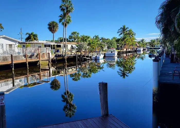 4 Bd Near Beach Spacious Solar Heated Pool Waterfront Home