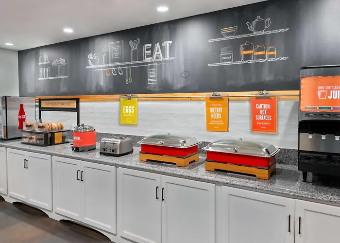 Hampton Inn Hartford Airport