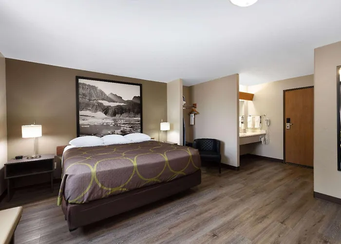 Super 8 By Wyndham Belgrade/Bozeman Airport