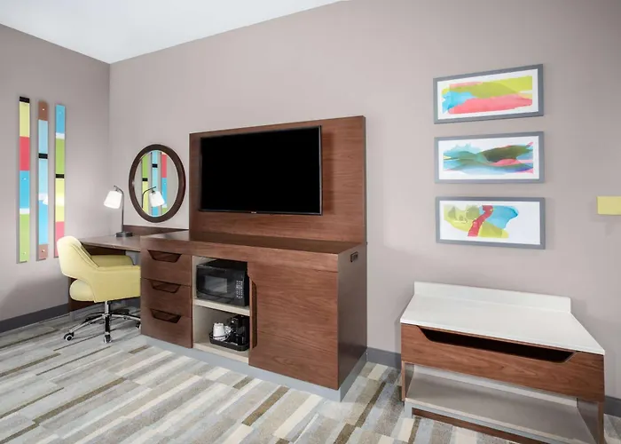 Hampton Inn & Suites Watsonville