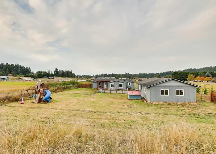 Serene Sequim Retreat W/ Deck: Pets Welcome!