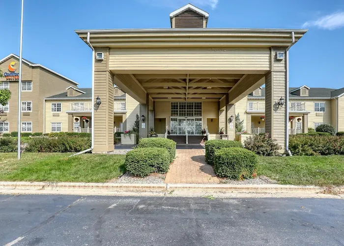 Comfort Suites Appleton Airport