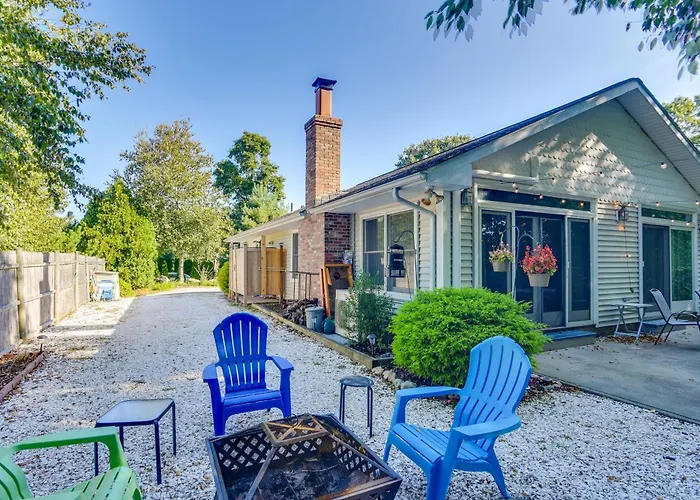 Westerly Vacation Home: Town Beach Access
