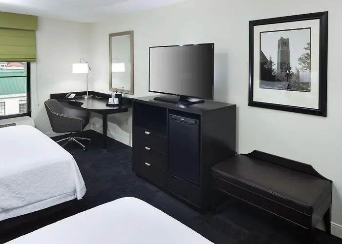 Hampton Inn & Suites Gainesville Downtown