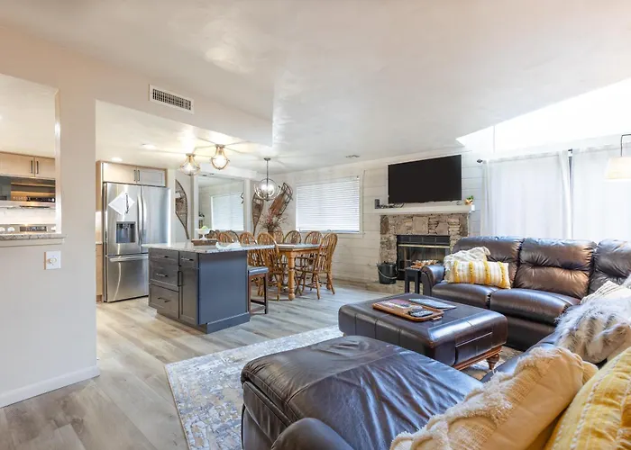 Seven Springs Meadowridge 3 Bedroom Premier Condo - Sleeps 10, Pet Friendly!