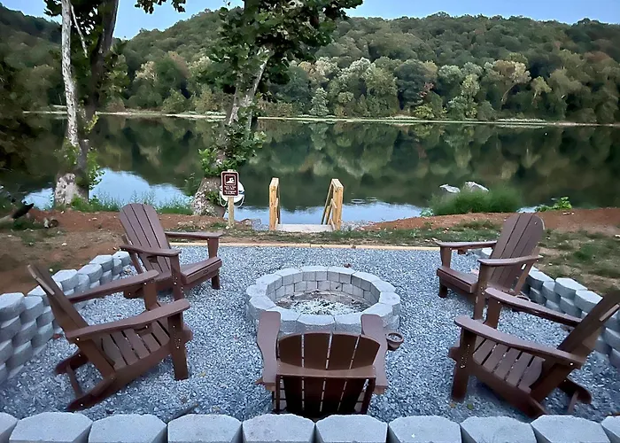 Riverfront House In Harpers Ferry