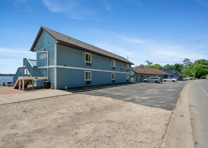 Fife Lake Lodge - Double Queen Room With Lake Access