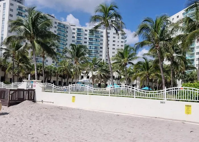 New Luxury Apartment 2Br 2Ba Direct Beach Access