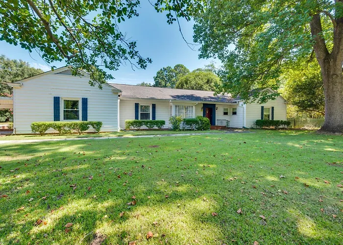 Pet-Friendly Fort Valley Home W/ Private Pool