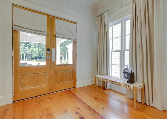 Luxe Fairhope Home W/ Covered Patio: Walk To Bay