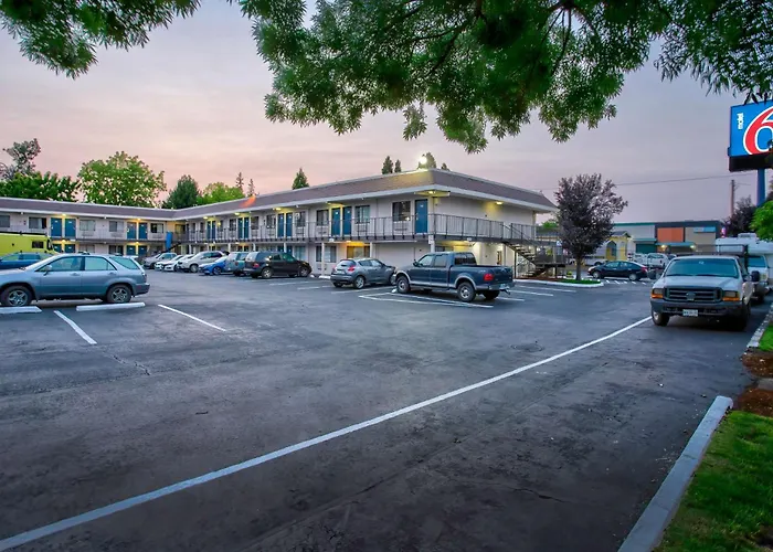 Motel 6-Salem, OR
