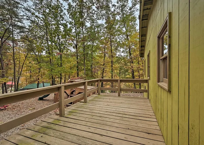 1 Mi To Raystown Lake: 'Wyatt Earp Cabin' W/ Deck!