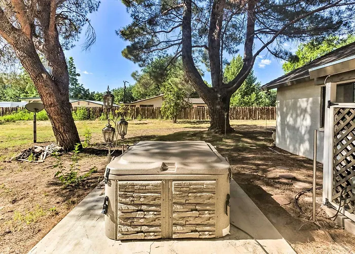 Patio & Yard: Dtwn Cottonwood Home!