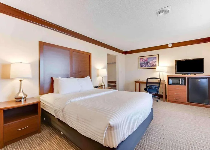 Best Western Movie Manor