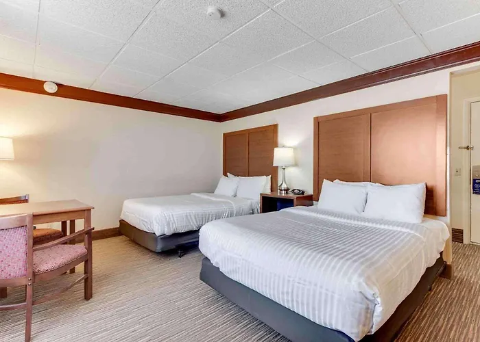 Best Western Movie Manor