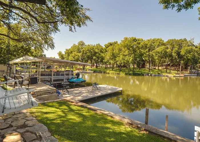 Waterfront Lake Lbj Cabin W/ Private Dock!