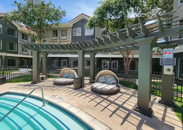 La Quinta By Wyndham Dallas - Addison Galleria