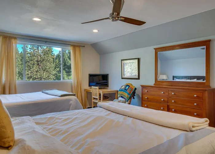Cascade Cabin Hideaway W/ Views, 1/2 Mi To Lake