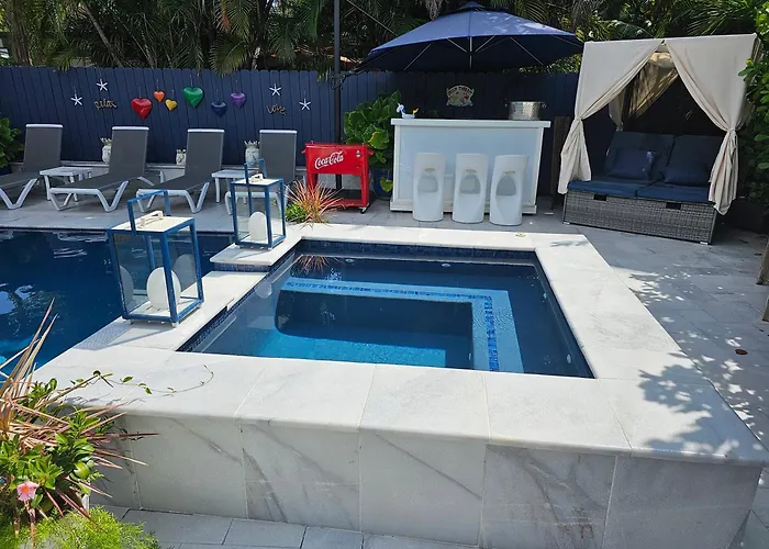 Casa806 Men Only Guest House