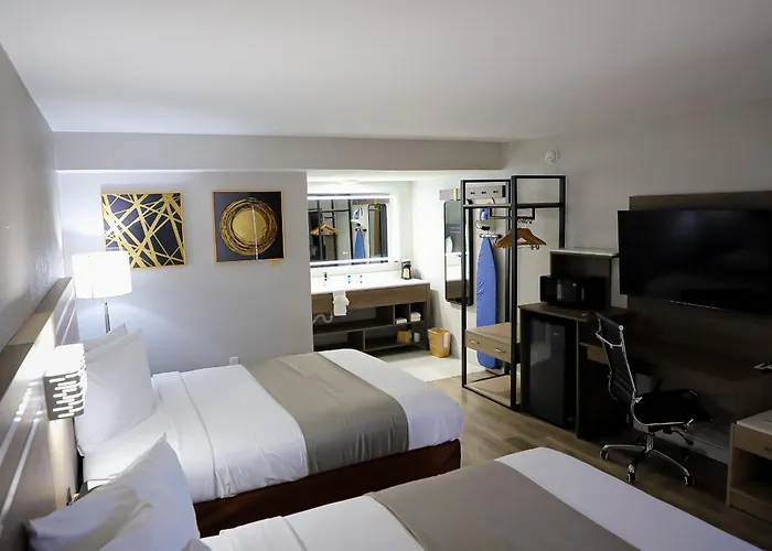 Airport Inn