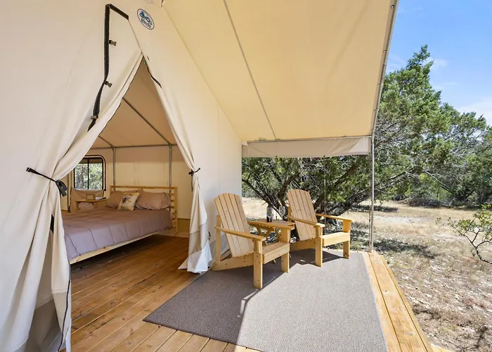 Cozy Hill Country Glamping Retreat
