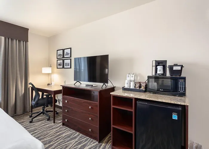 Cobblestone Hotel & Suites - De Pere Green Bay