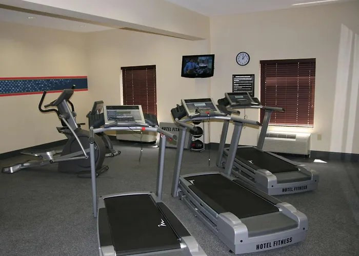 Hampton Inn & Suites West Point