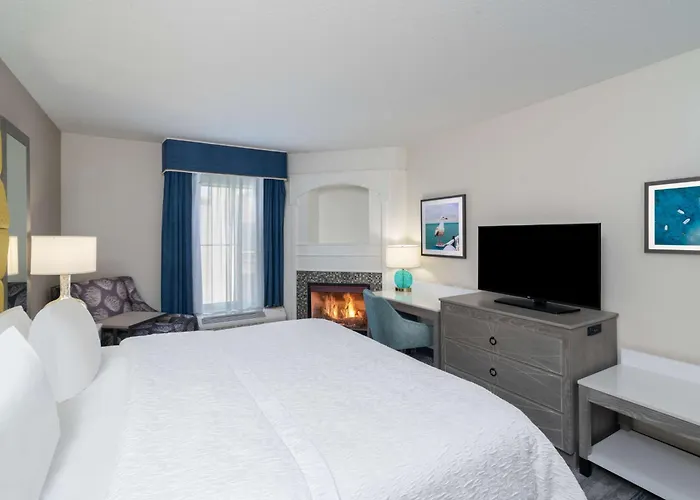 Hampton Inn & Suites Amelia Island-Historic Harbor Front