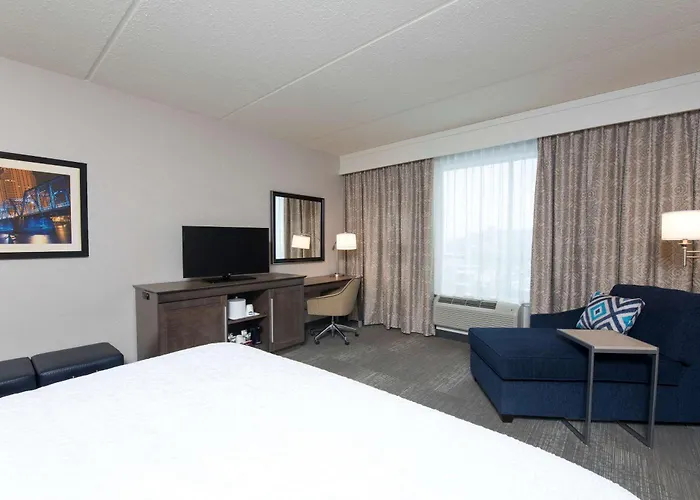 Hampton Inn & Suites Grand Rapids Downtown