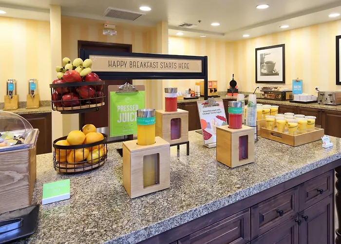 Hampton Inn & Suites Tucson Mall