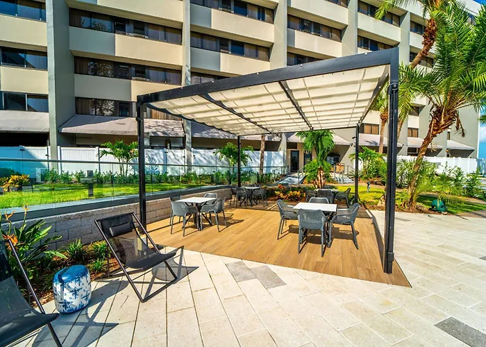 Doubletree By Hilton Tampa Rocky Point Waterfront