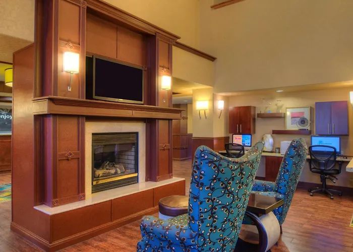 Hampton Inn & Suites Ontario